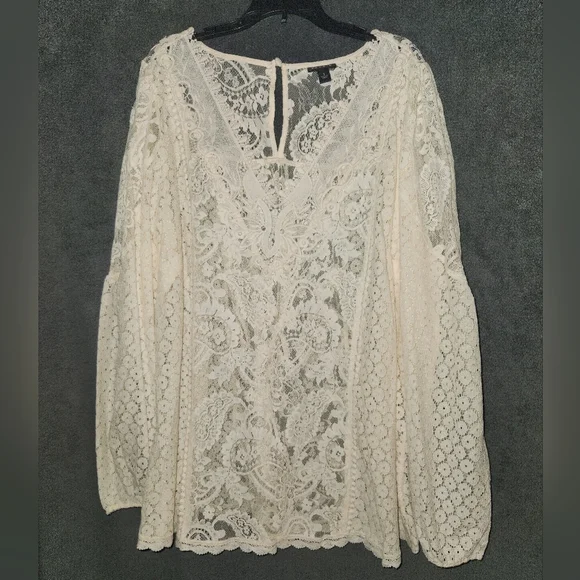 Torrid Cream Long Sleeve Lace Blouse Size 1 (1X) - Picture 2 of 9